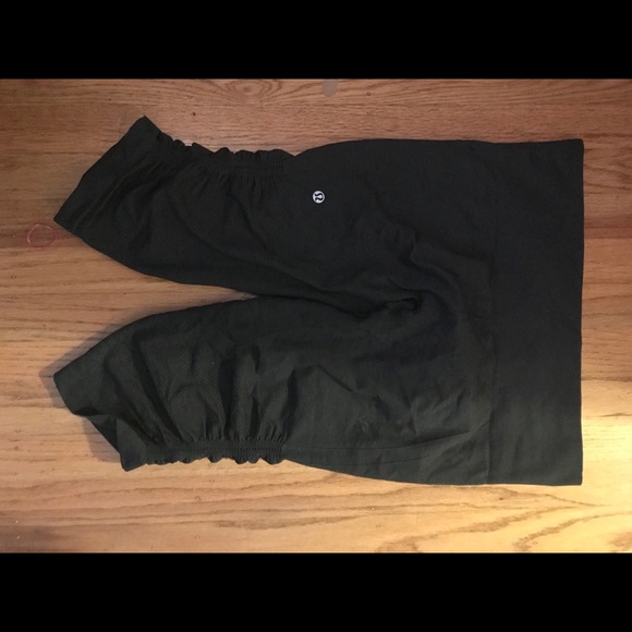 Lululemon size 10 crops - Picture 4 of 4